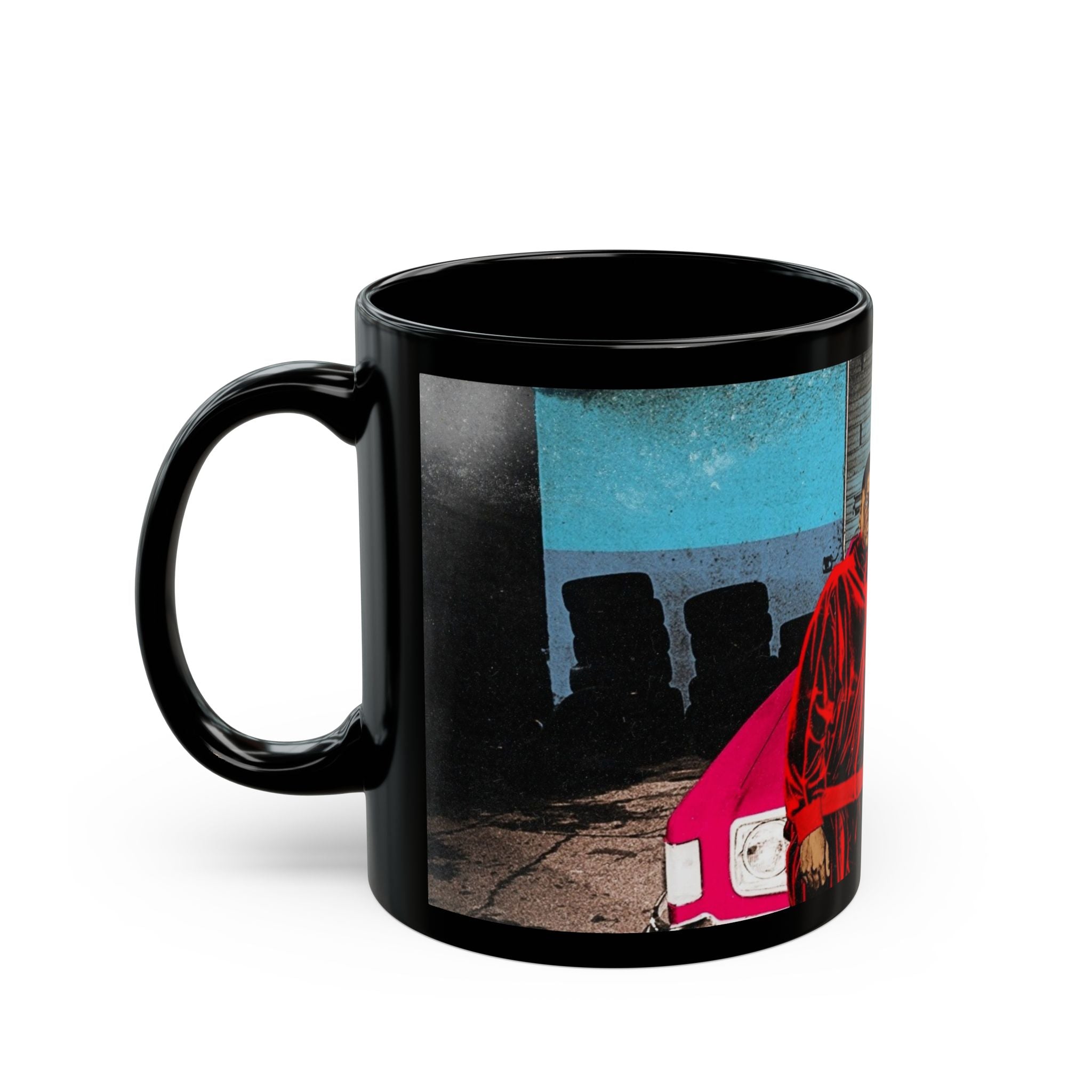 Black Mug — A uniquely urban vibe; sip n savor your fav drinks, all while reminiscing- Queen & Slim. Thee slept-on, quintessential classic. Enjoy!